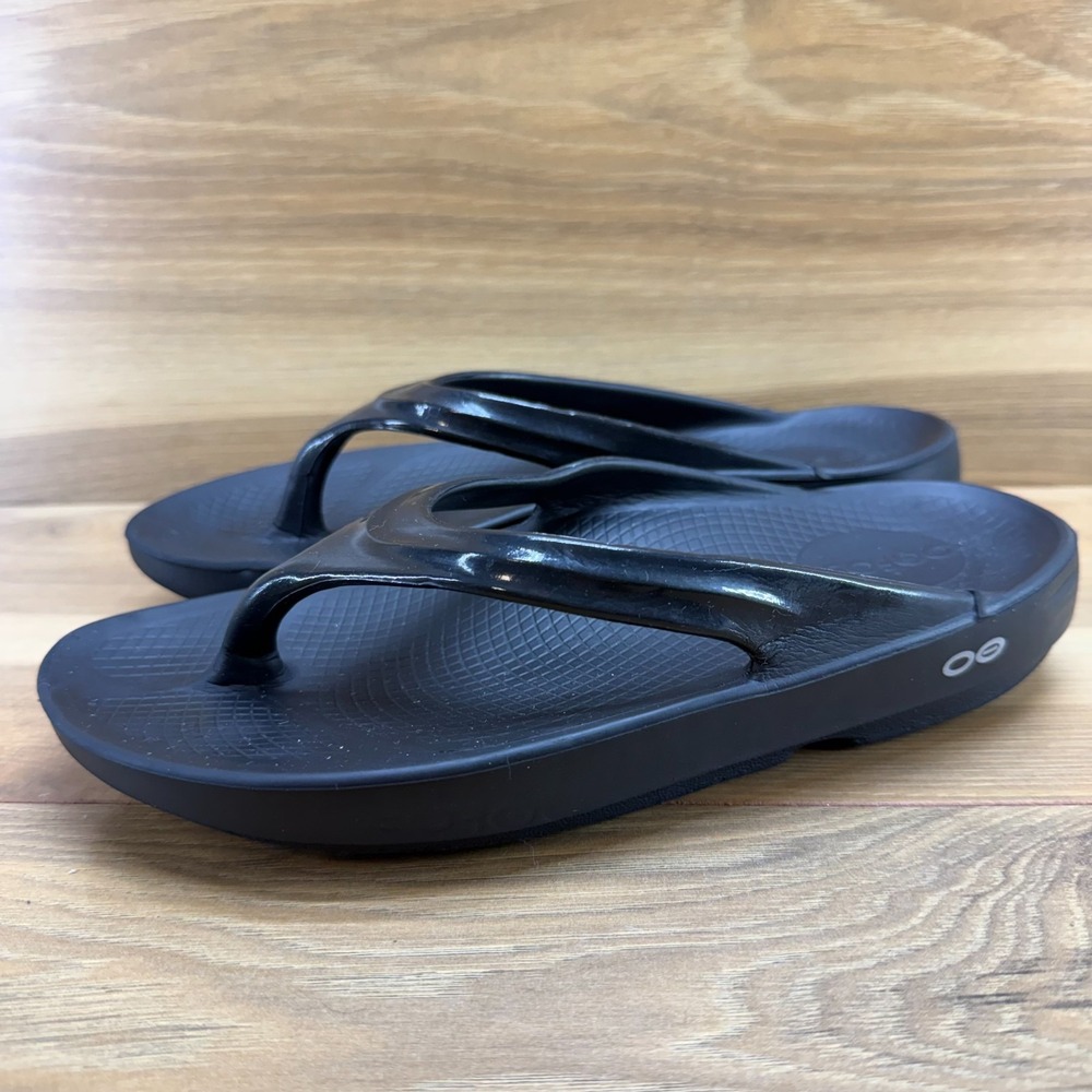 Oofos Sandals Oolala Sandals Womens 7 EU 38 Black Rubber Thong Flip Flops